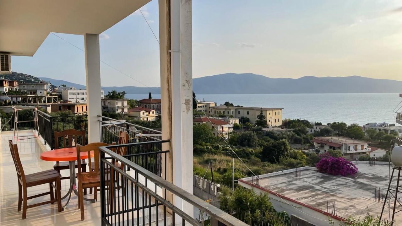 Kondo Stays - Azure Apartments Vlore Luaran gambar