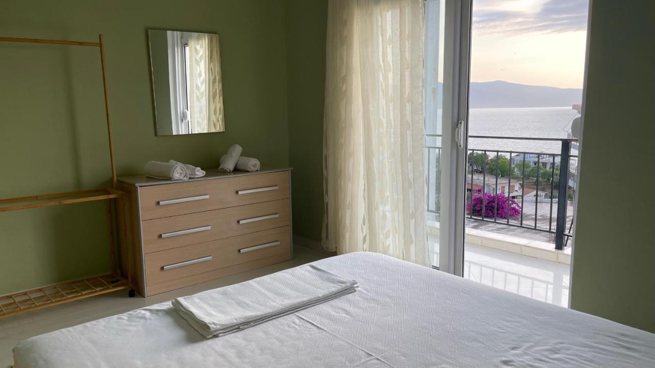 Kondo Stays - Azure Apartments Vlore Luaran gambar